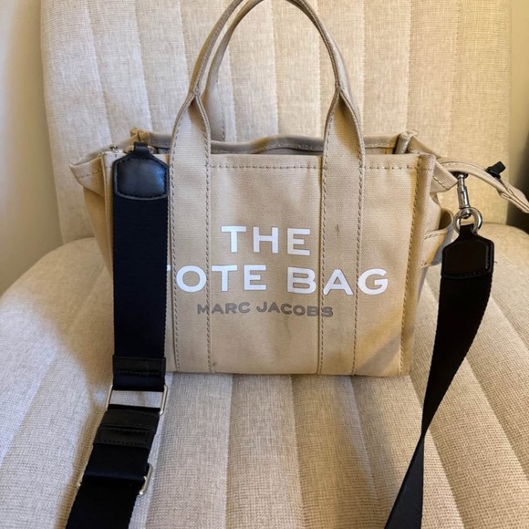Marc Jacobs Tan Tote with Black Strap - Picture 2 of 3